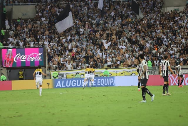 Nos acréscimos: Botafogo só empata com o Criciúma e revive trauma de 2023