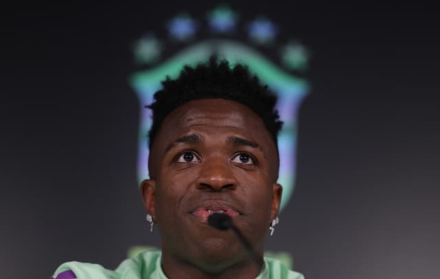 Vinícius Jr. lamenta atos racistas de torcedores do Real Madrid no El Clássico