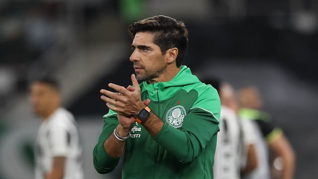 Brasileirão só tem 6 técnicos contratados antes de 2024; veja a lista