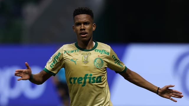 Estêvão volta ao Palmeiras hoje? Veja a provável escalação