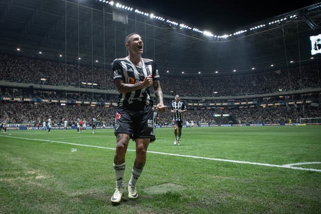 Atlético vira contra o Vasco na ida da Copa do Brasil