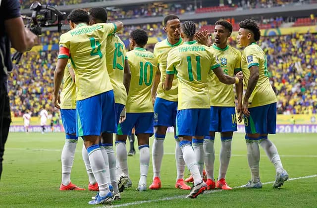 Análise: Brasil ‘desencanta’ no segundo tempo e dá respiro a Dorival