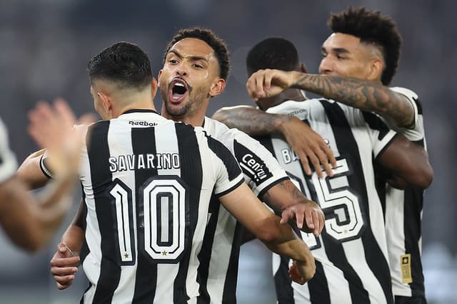 Vai poupar? Veja a provável escalação do Botafogo contra o Bragantino
