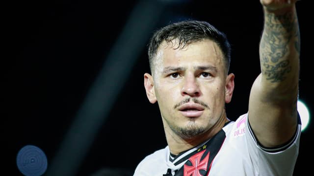 No sufoco, Vasco bate o Cuiabá e sonha com o G6 do Brasileirão