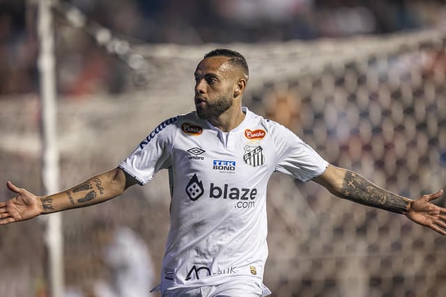 Série B: Santos bate o Ituano e põe um pé no acesso