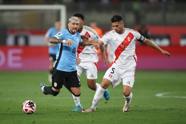Adversário do Brasil nas Eliminatórias, Peru vence e deixa Uruguai em crise