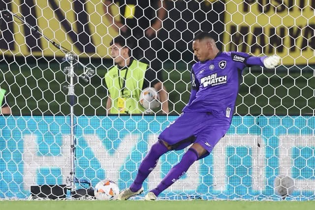 Pendurados não levam cartão e Botafogo avança “ileso” para a final da Libertadores