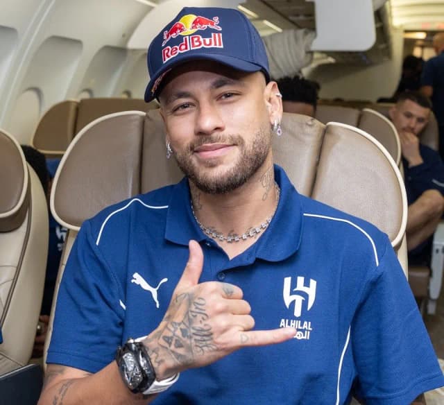 Neymar retorna ao Al Hilal após longa recuperação e é relacionado para jogo da Liga dos Campeões Asiáticos
