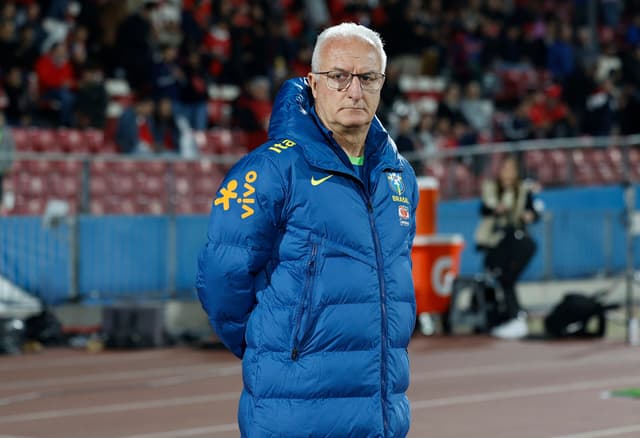 Dorival precisa convocar às pressas e nome vem do Brasil