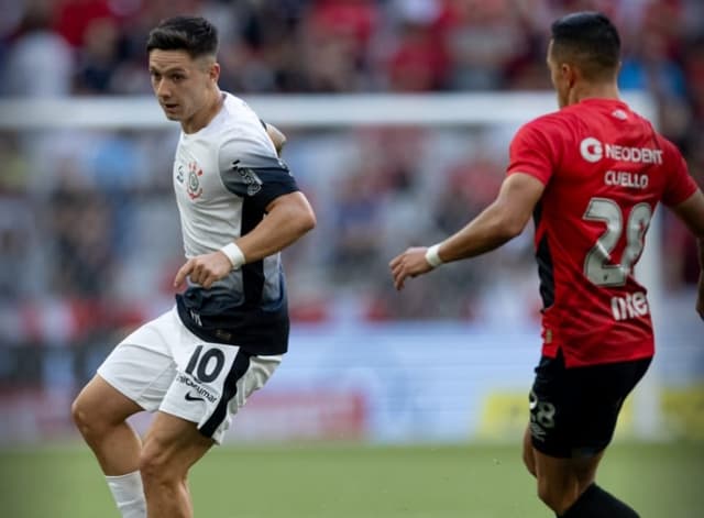 Corinthians recebe Furacão em confronto dos desesperados