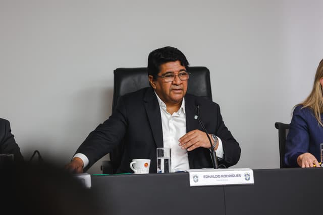 CBF propõe debate sobre ‘sintético’ e dá direcionamento a clubes