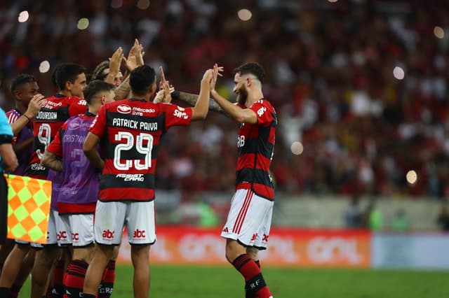 Zagueiro do Flamengo comete ato de indisciplina; entenda