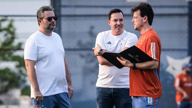 Neto crava que Cruzeiro tem acerto com dois atletas do Palmeiras