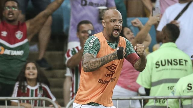 Felipe Melo, do Fluminense, faz gesto de roubo e é expulso; veja