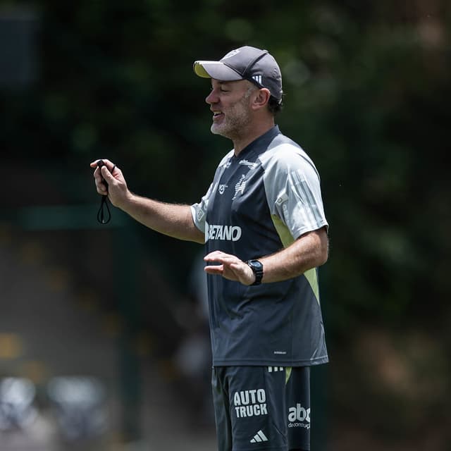 Atlético-MG divulga lista de relacionados para o primeiro confronto da final da Copa do Brasil