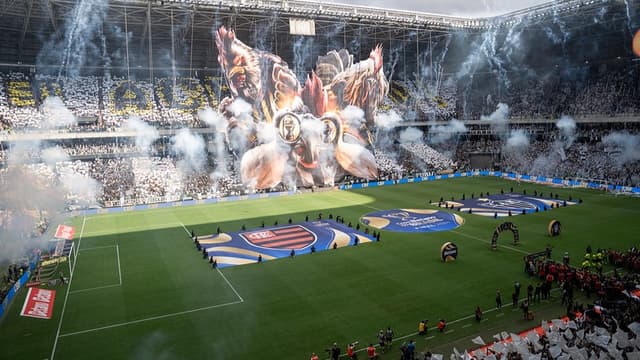 Dedos quebrados: fotógrafo conta o que viveu na Arena MRV