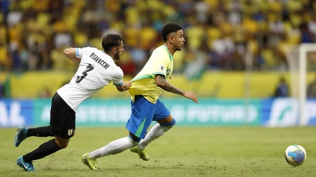 Brasil só empata com o Uruguai e deixa o campo sob vaias na Fonte Nova