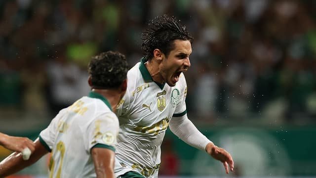 ‘Malandragem’ de Veiga chama atenção em gol diante do Bahia