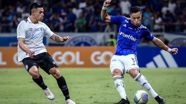 Marlon admite negociações com dois times para deixar o Cruzeiro