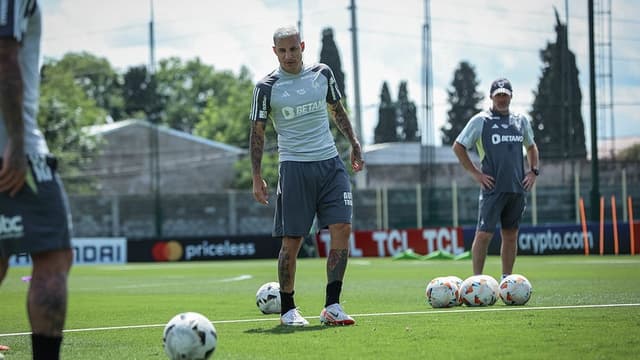 Atlético ganha reforços em último treino para final da Libertadores