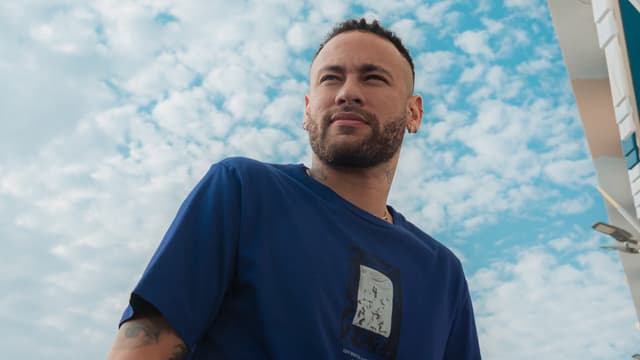 Neymar bateu carro em Santos e pagou conserto com uma selfie; entenda