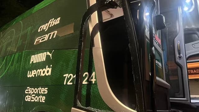 Ônibus do Palmeiras é apedrejado em rodovia de São Paulo