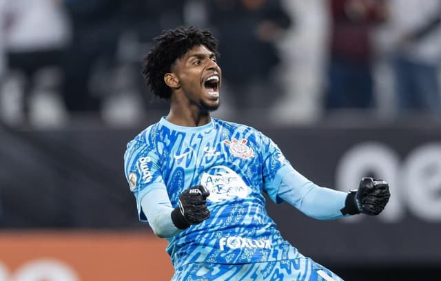Corinthians acerta com Flamengo e Hugo Souza fica em Itaquera