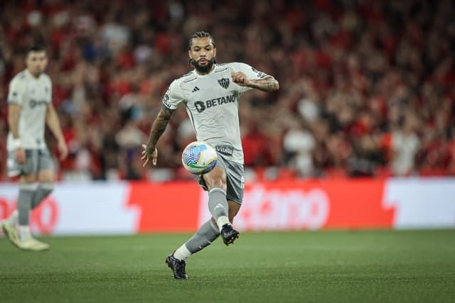 Volante abre o jogo sobre má fase do Galo e fala sobre influência para final da Libertadores
