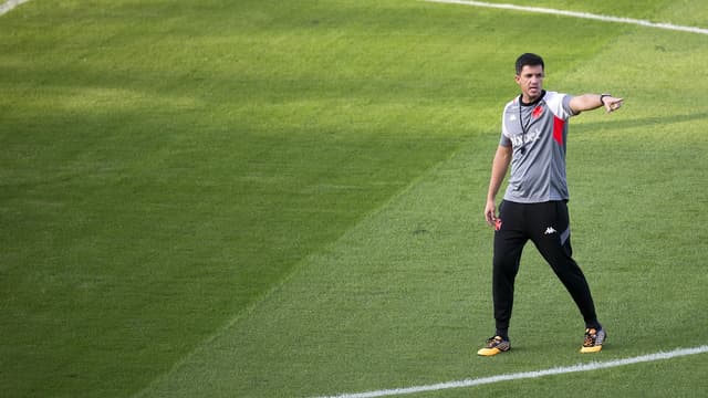 Athletico define novo treinador para a disputa da Série B