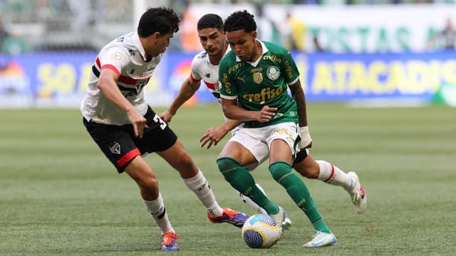 Após anos de disputa, Palmeiras supera o São Paulo