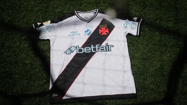 Vasco fica perto de novo patrocínio com marca gigantesca