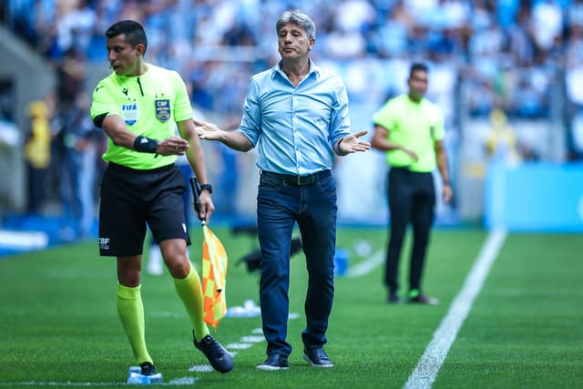 Santos retoma interesse por Renato Gaúcho após ‘esfriar’ com Luís Castro