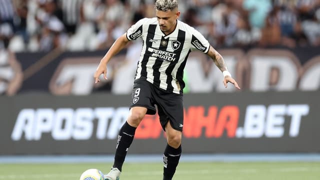 Tiquinho Soares, do Botafogo, é alvo de gigante brasileiro para 2025