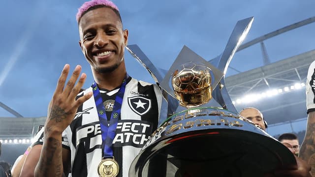 Tchê Tchê fica próximo de trocar o Botafogo por um grande rival