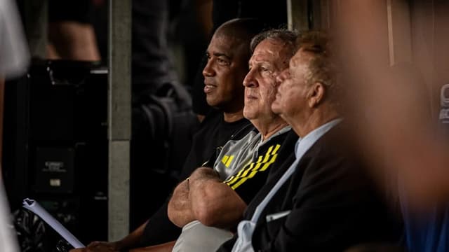 Presidente do Flamengo faz convite de ‘honra’ à Zico; entenda