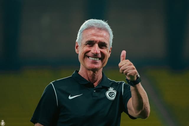 Mais um? Luís Castro desperta interesse do Atlético e terá reunião