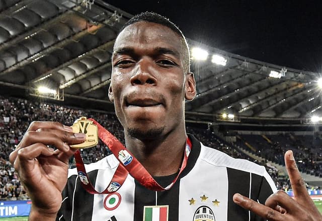 Astro francês, Pogba brinca sobre jogar no Corinthians: “com Memphis”