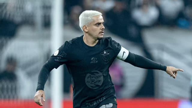 Cruzeiro encaminha contratação de medalhão do Corinthians; veja