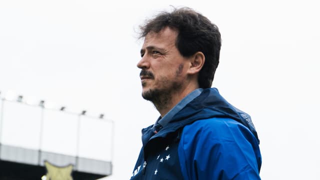 Diniz rasga o verbo e define culpa da estagnação do futebol brasileiro
