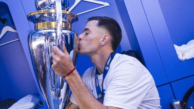 Cruzeiro encerra novela por zagueiro do Vélez; entenda