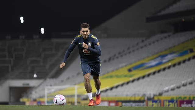 Roberto Firmino, ex-Seleção, passa por susto com recém-nascido