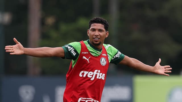Rival brasileiro entra na briga para tirar Rony do Palmeiras