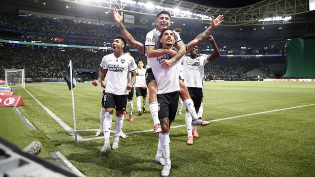 Dois gigantes da Série A fazem oferta por Gregore, do Botafogo