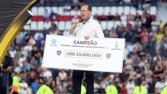 Ainda sem treinador, Botafogo mira três reforços; veja quem