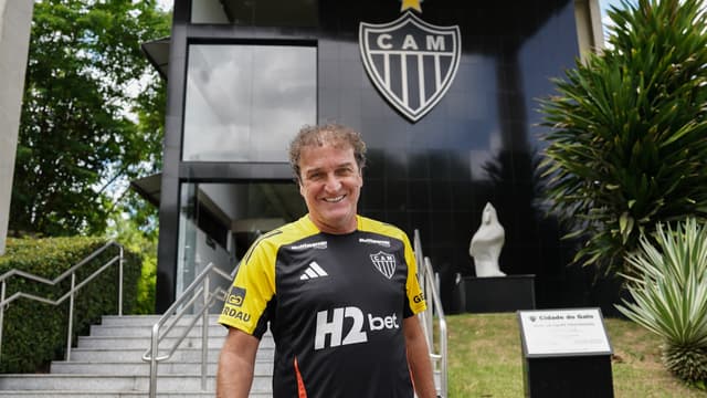 Cuca faz ‘cobrança pesada’ à diretoria do Atlético; entenda