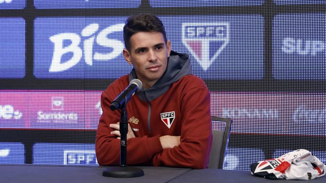 Oscar é apresentado no São Paulo e rebate fala de Leila Pereira