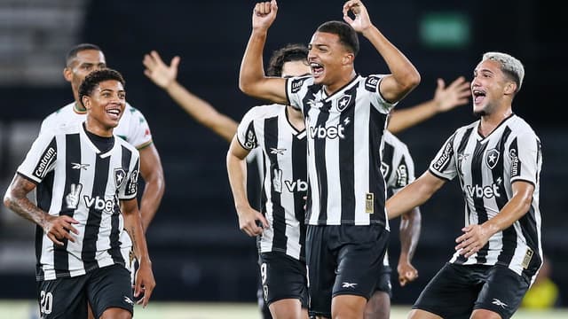 Primeira vitória: Botafogo vence a Portuguesa no Nilton Santos
