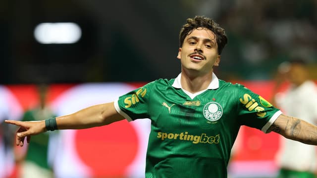 Maurício brilha, Palmeiras domina e vence a Portuguesa na estreia
