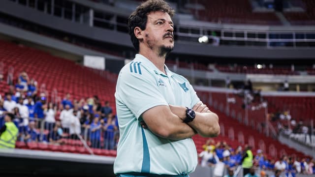 Torcida vaia e detona Diniz em derrota do Cruzeiro; veja reações