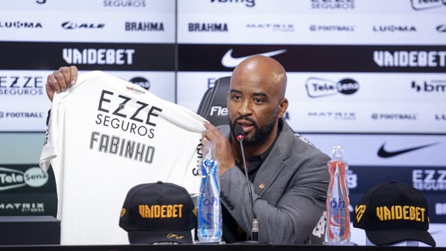 Acabou o dinheiro? Diretor justifica falta de reforços no Corinthians